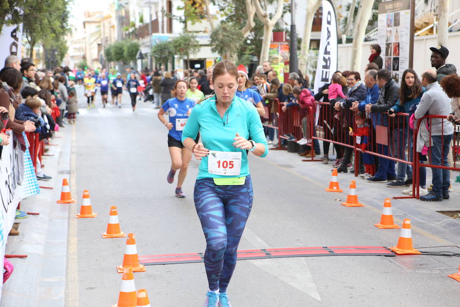 Cerca de mil corredores se han dado cita en la carrera que ha despedido el año en Lorca