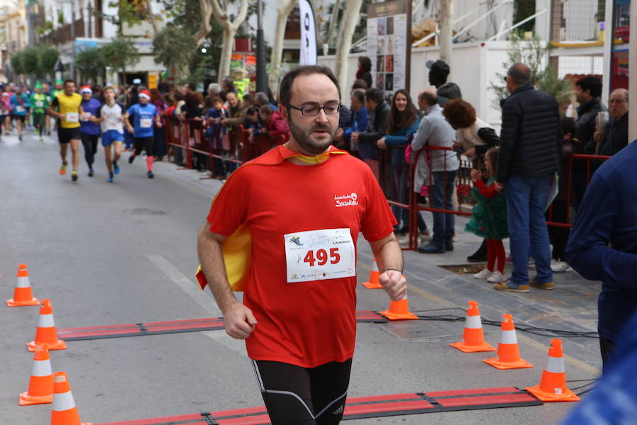 Cerca de mil corredores se han dado cita en la carrera que ha despedido el año en Lorca