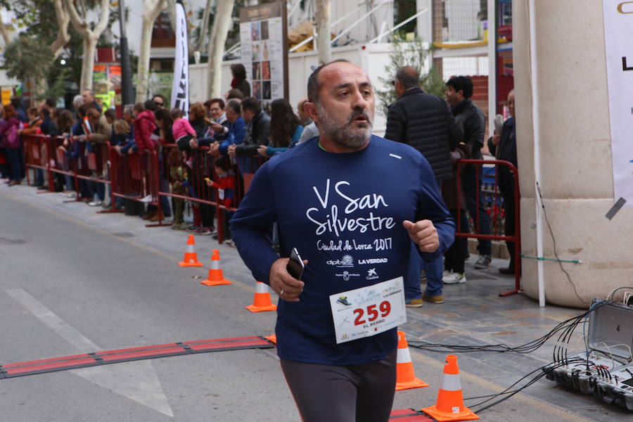 Cerca de mil corredores se han dado cita en la carrera que ha despedido el año en Lorca