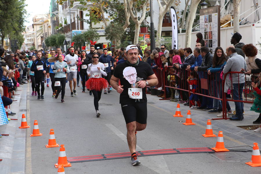 Cerca de mil corredores se han dado cita en la carrera que ha despedido el año en Lorca