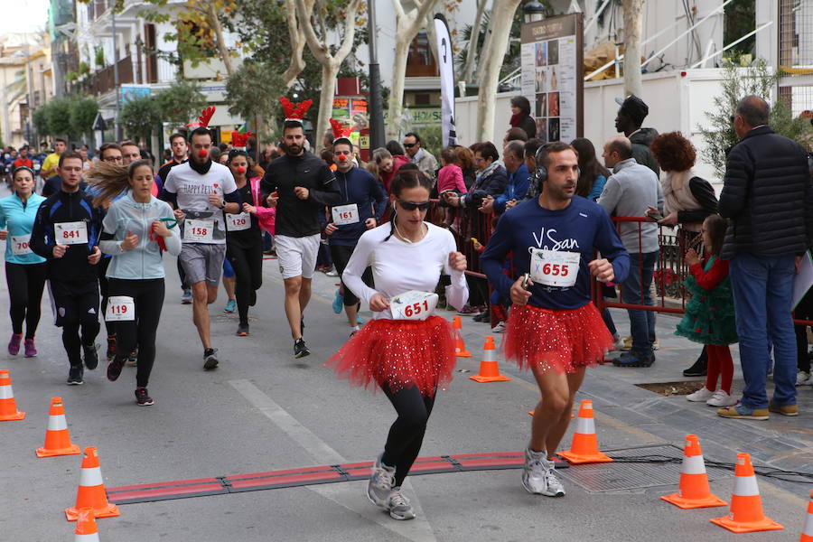 Cerca de mil corredores se han dado cita en la carrera que ha despedido el año en Lorca