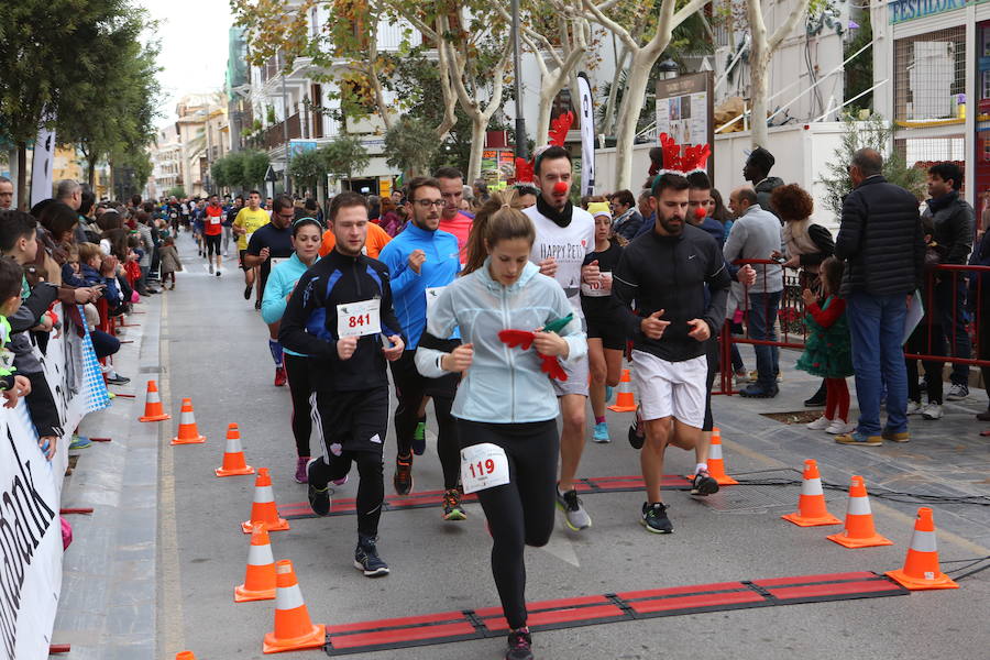 Cerca de mil corredores se han dado cita en la carrera que ha despedido el año en Lorca