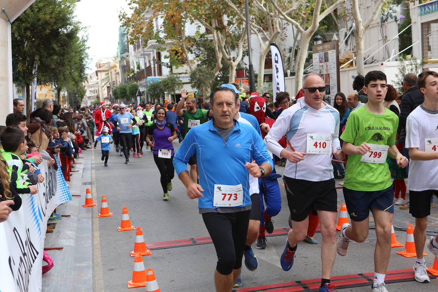 Cerca de mil corredores se han dado cita en la carrera que ha despedido el año en Lorca