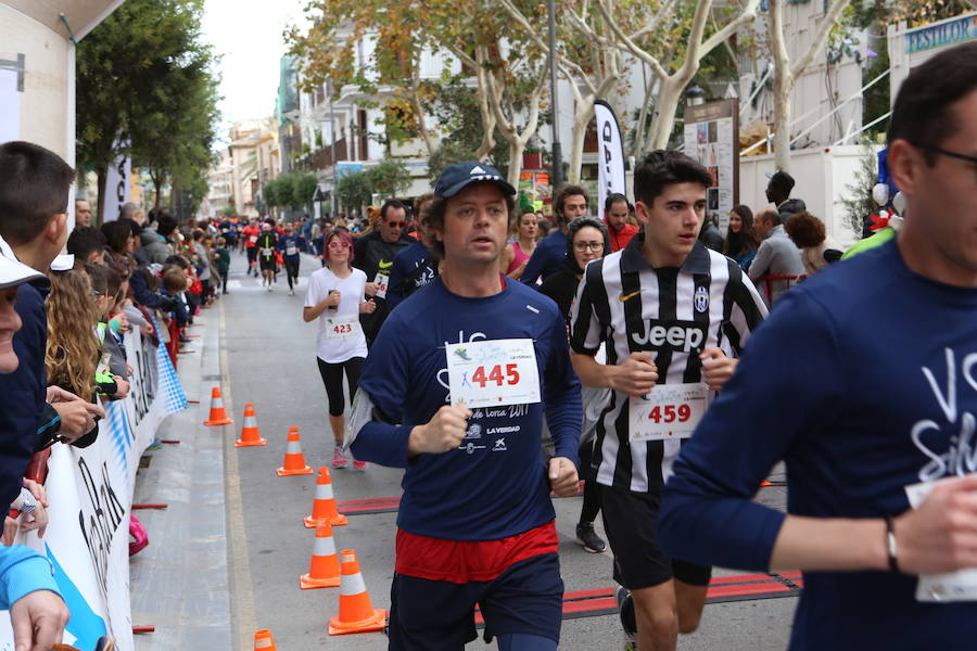 Cerca de mil corredores se han dado cita en la carrera que ha despedido el año en Lorca