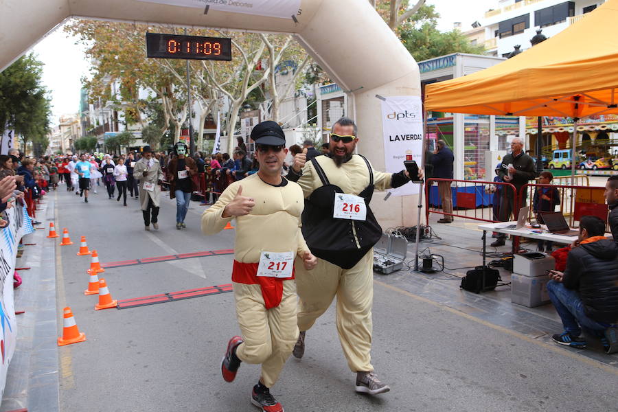 Cerca de mil corredores se han dado cita en la carrera que ha despedido el año en Lorca