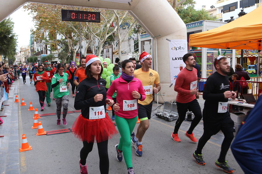 Cerca de mil corredores se han dado cita en la carrera que ha despedido el año en Lorca