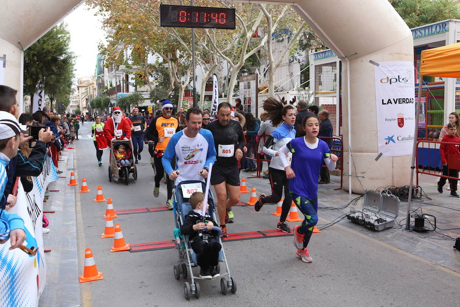 Cerca de mil corredores se han dado cita en la carrera que ha despedido el año en Lorca