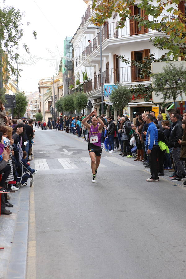 Cerca de mil corredores se han dado cita en la carrera que ha despedido el año en Lorca