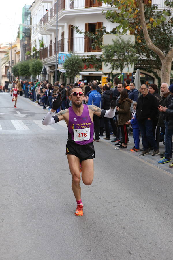 Cerca de mil corredores se han dado cita en la carrera que ha despedido el año en Lorca