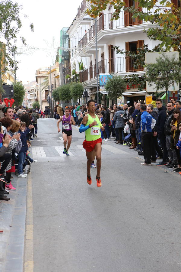 Cerca de mil corredores se han dado cita en la carrera que ha despedido el año en Lorca