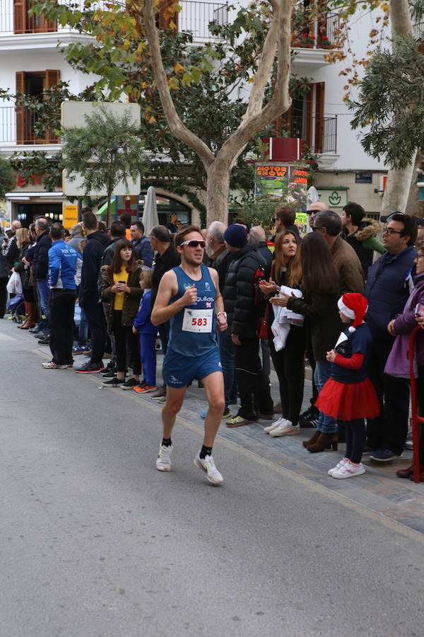 Cerca de mil corredores se han dado cita en la carrera que ha despedido el año en Lorca