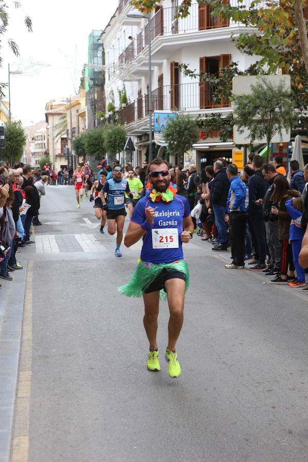 Miles de corredores han despedido el año corriendo por las calles de Lorca