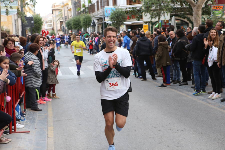 Miles de corredores han despedido el año corriendo por las calles de Lorca