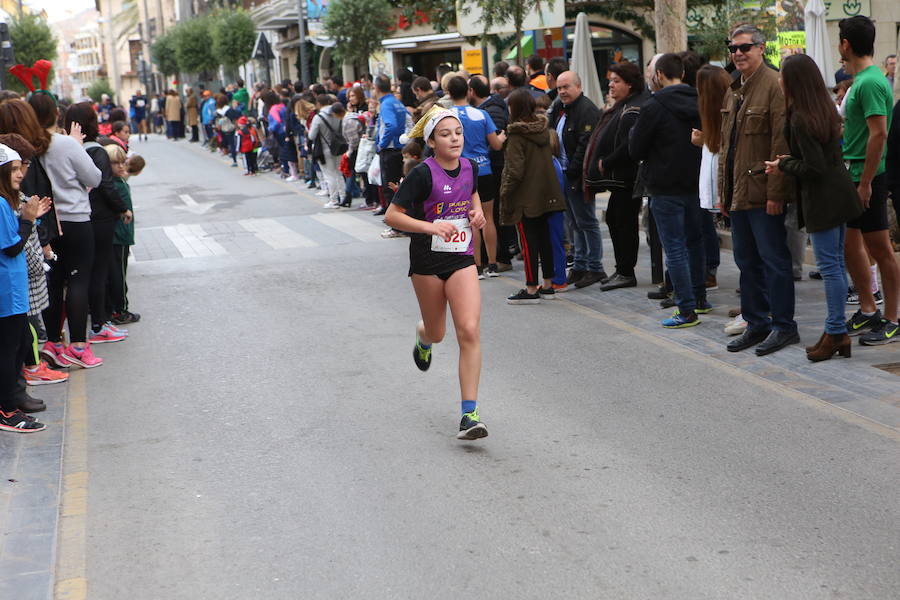 Miles de corredores han despedido el año corriendo por las calles de Lorca