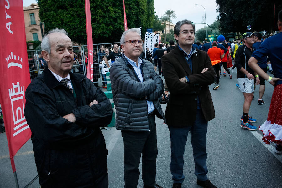 Repasa las imágenes del final de la carrera que ha inuntado las calles de Murcia el día de Nochevieja