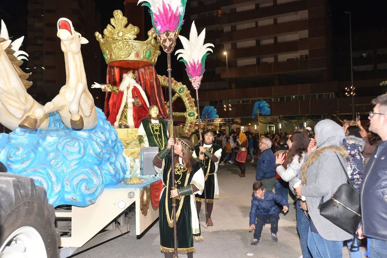 Los Reyes Magos protagonizan una de las cabalgatas más multitudinarias