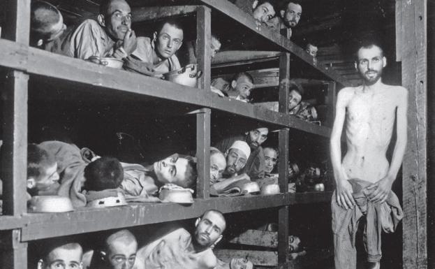 Prisioneros del campo de concentración de Buchenwald (Alemania), en abril de 1945.