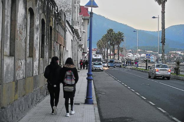 Paseo de la localidad gallega en la que Diana dio sus últimos pasos antes de ser atacada por 'El Chicle'.