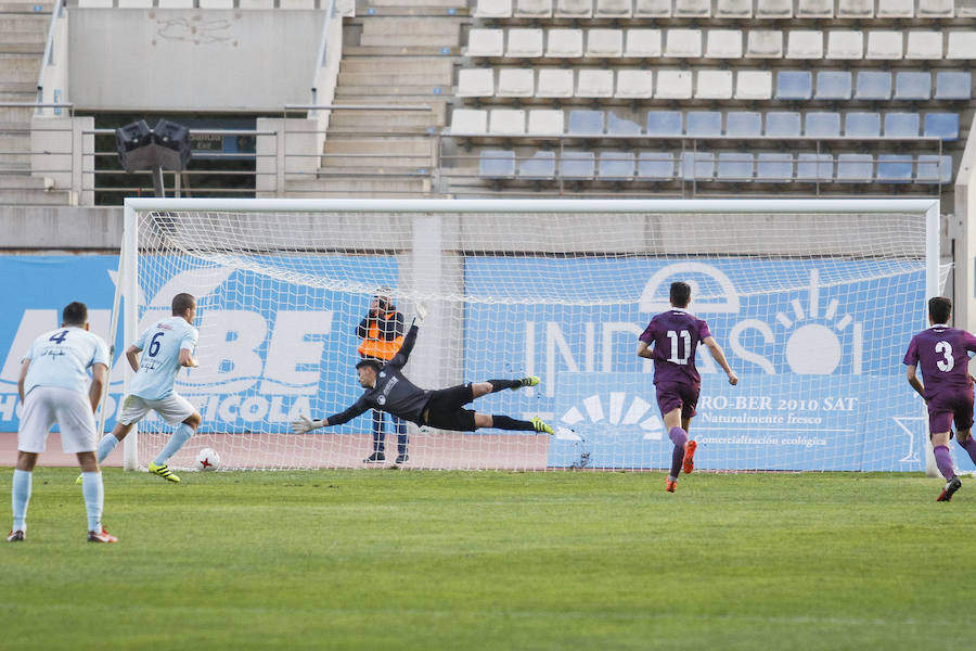 El equipo de Pato rompe su racha de imbatibilidad y, tras encajar cinco goles, sigue sumido en los puestos de descenso