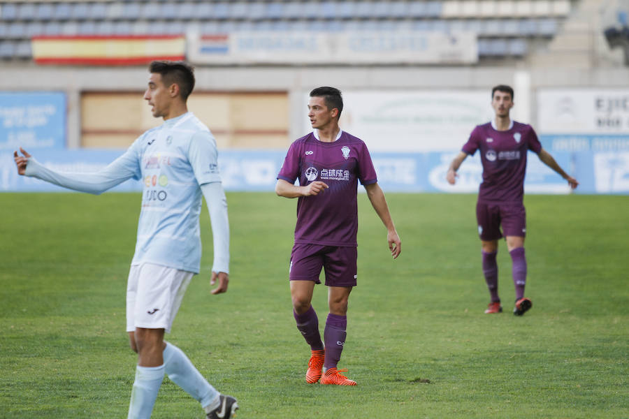 El equipo de Pato rompe su racha de imbatibilidad y, tras encajar cinco goles, sigue sumido en los puestos de descenso