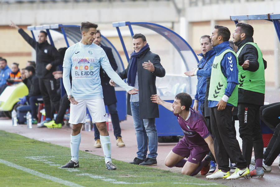 El equipo de Pato rompe su racha de imbatibilidad y, tras encajar cinco goles, sigue sumido en los puestos de descenso