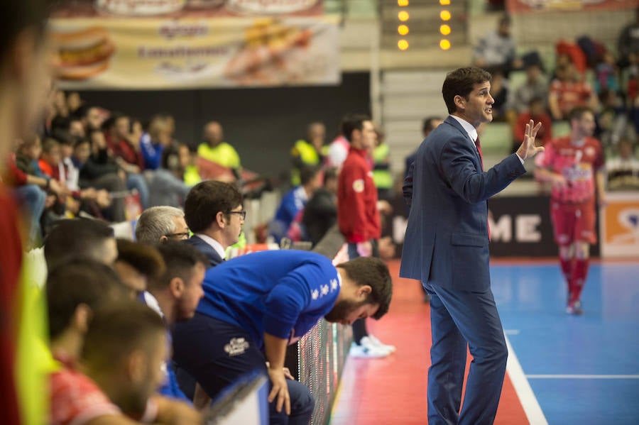 El conjunto de Duda remonta una desventaja de hasta tres goles y consigue llevarse un encuentro marcado por el debut de Xuxa y Fernando Drasler y las paradas de Raúl Jerez