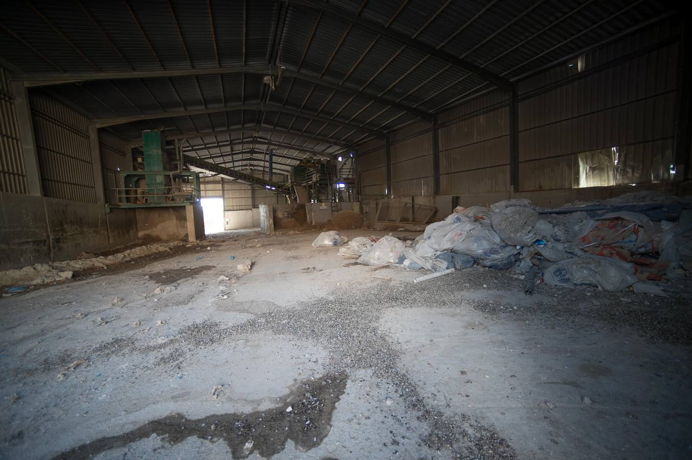 El Gobierno valenciano estudia aportar 1,3 millones; en febrero se retomarán los trabajos desmantelando una balsa de lixiviados