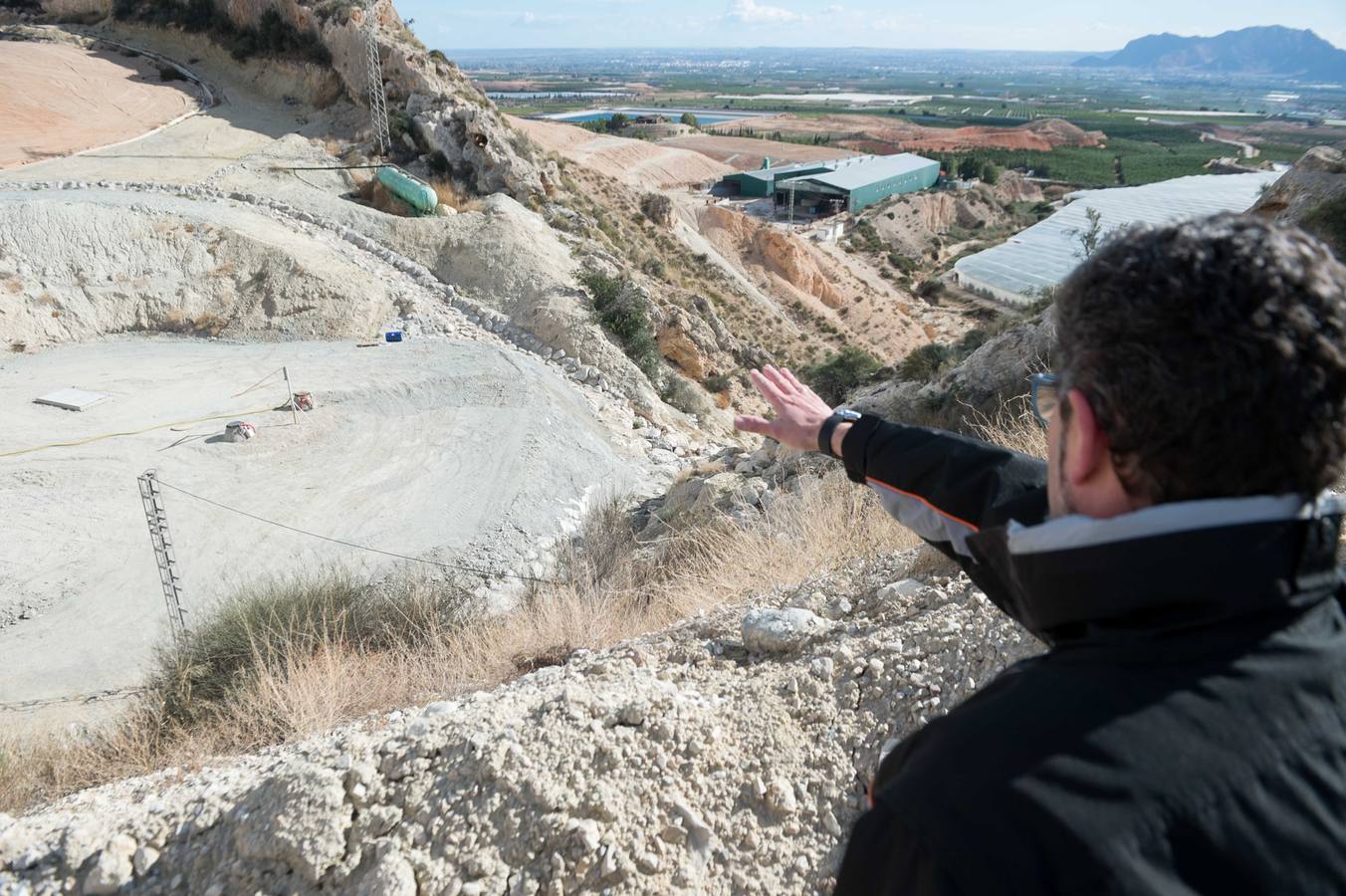 El Gobierno valenciano estudia aportar 1,3 millones; en febrero se retomarán los trabajos desmantelando una balsa de lixiviados