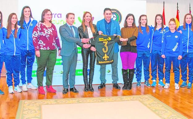 Acto de presentación de TerraFecundis como nuevo patrocinador del Jimbee Roldán.