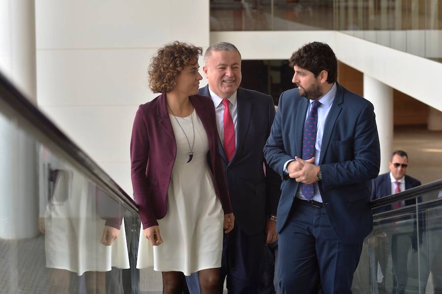 Dolors Montserrat puntualiza que el Ejecutivo central tiene «muy claro el camino a seguir» por lo que serán el resto de partidos de la oposición los que deberán sumarse ahora a este cambio de modelo