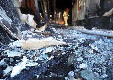 Imagen secundaria 1 - Más de 40 personas han fallecido en el incendio.