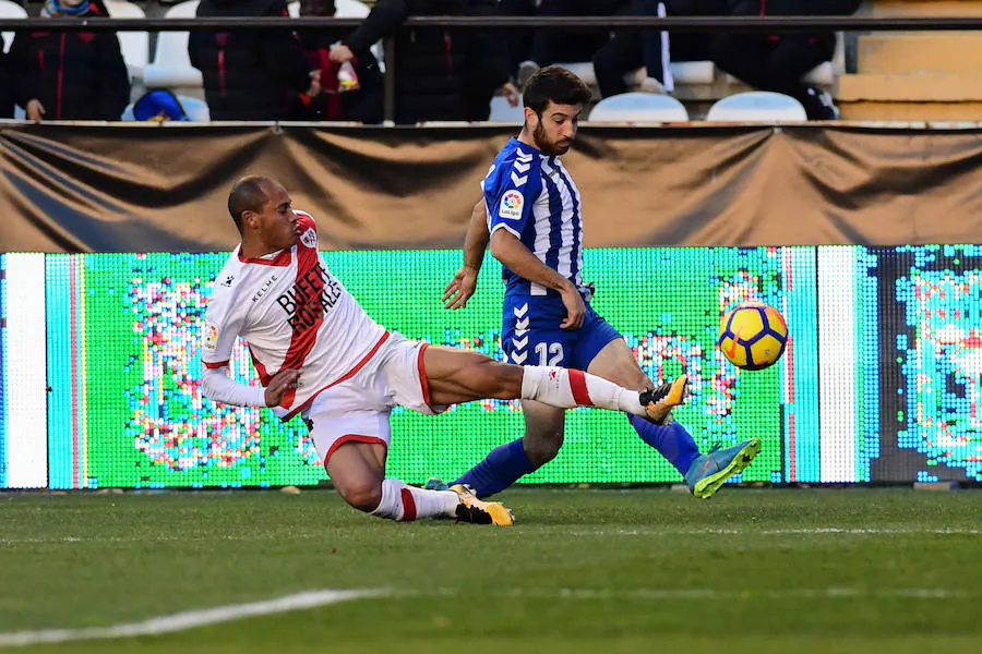 El conjunto de Fabri suma su octava derrota consecutiva, la más abultada de la temporada, y queda relegado al farolillo rojo de la Segunda División