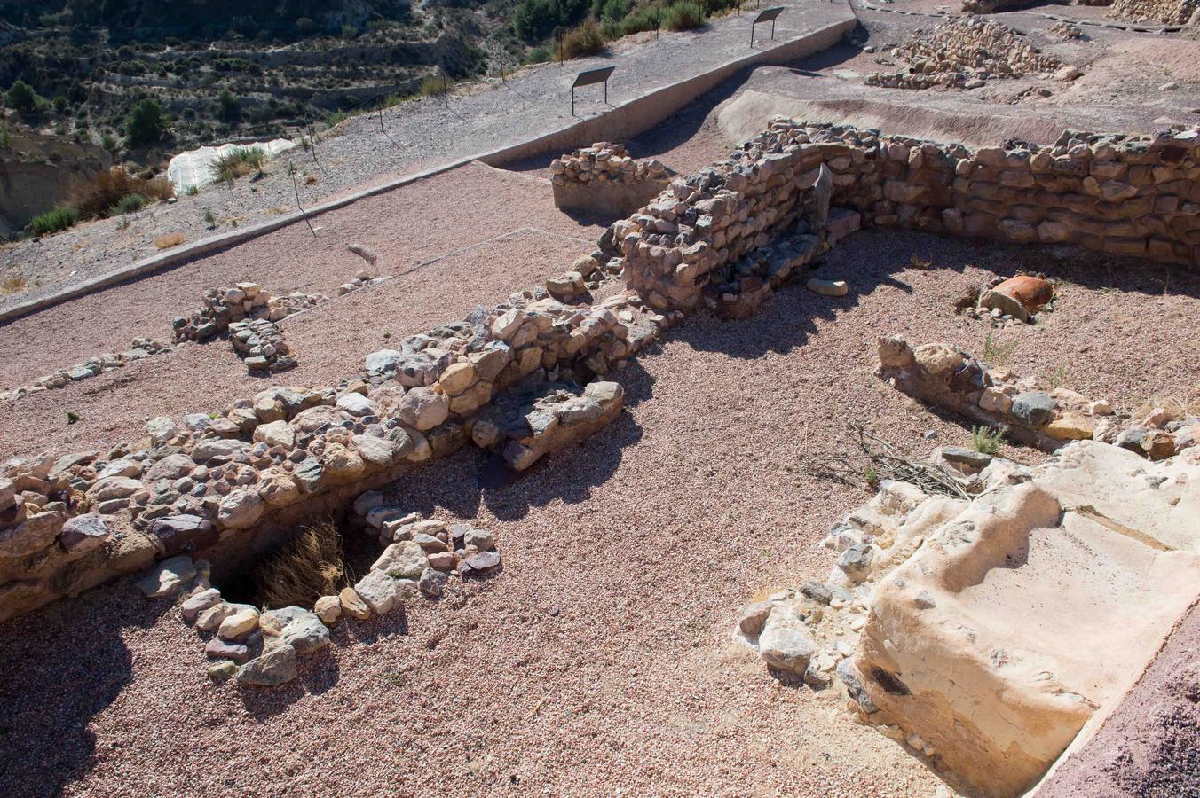 Una visita guiada a la increíble ciudad argárica de Totana para conocer a los ancestros a fondo