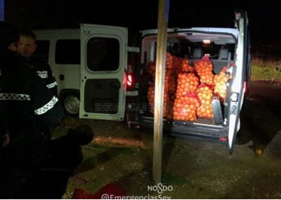 Imagen secundaria 1 - Les detienen con 4.000 kilos de naranjas en el coche y alegan consumo propio