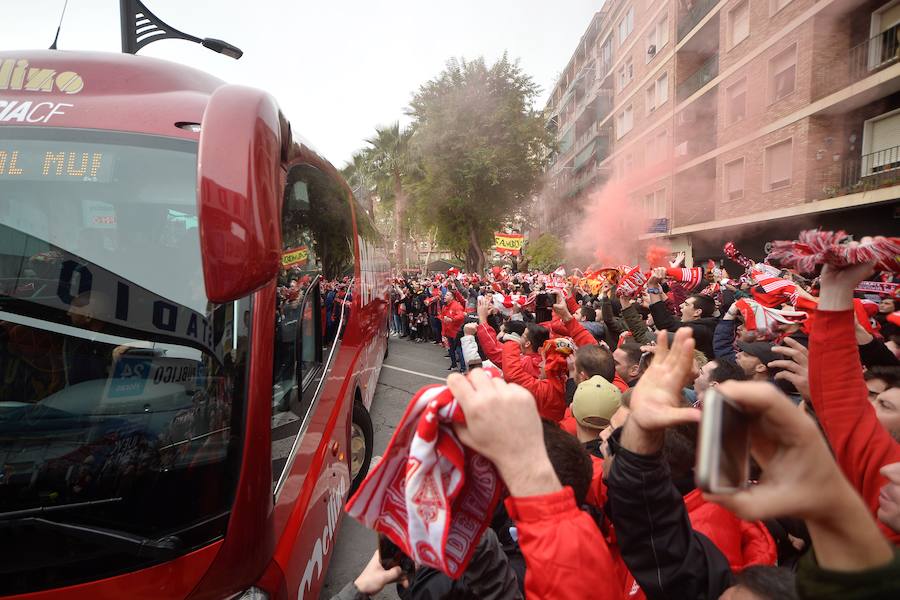 Repasa las imágenes que han dejado las aficiones en el derbi murciano entre el Real Murcia y el UCAM CF