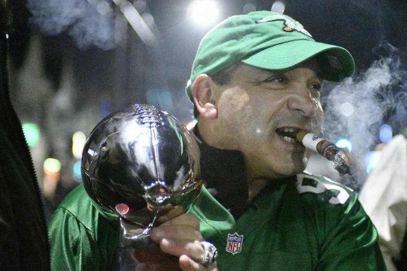 El equipo de Filadelfia se impone a los Patriots en el US Bank Stadium de Minneapolis (33-41) y conquista su primer trofeo Vince Lombardi, con el quarterback Nick Foles como MVP. 