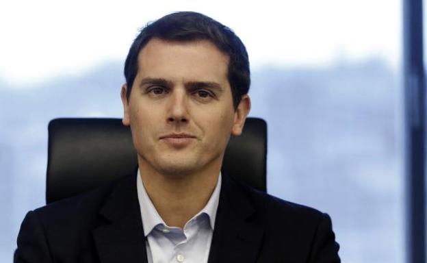 El presidente de Ciudadanos, Albert Rivera, durante la reunión del grupo parlamentario en el Congreso de los Diputados.