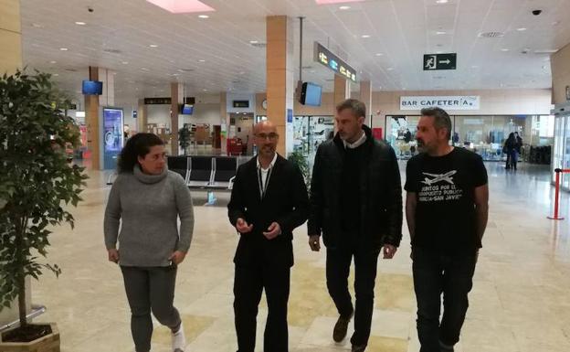 Visita de Óscar Urralburu al Aeropuerto de San Javier. 