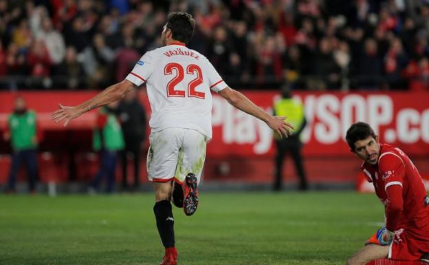 Franco Vázquez celebra su gol ante un abatido Champagne. 
