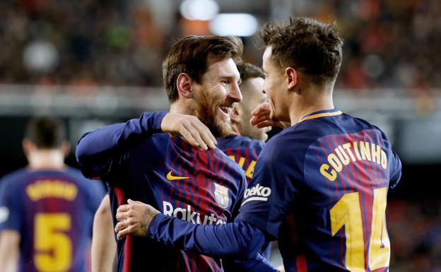 Messi y Coutinho, tras el 0-1