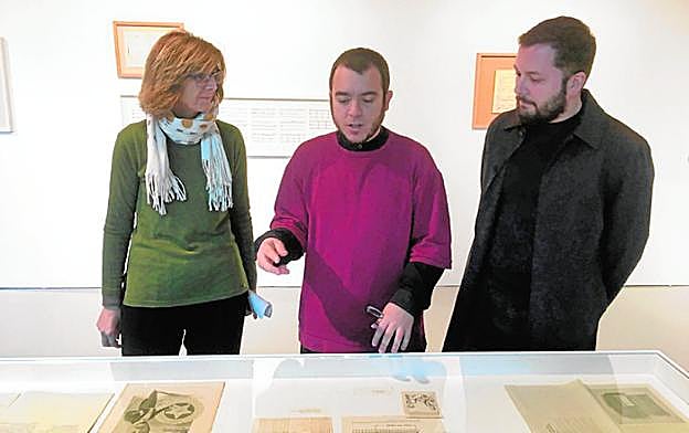 Marta López-Briones, Fito Conesa y Sergio Porlán, ayer, en el Centro Párraga.