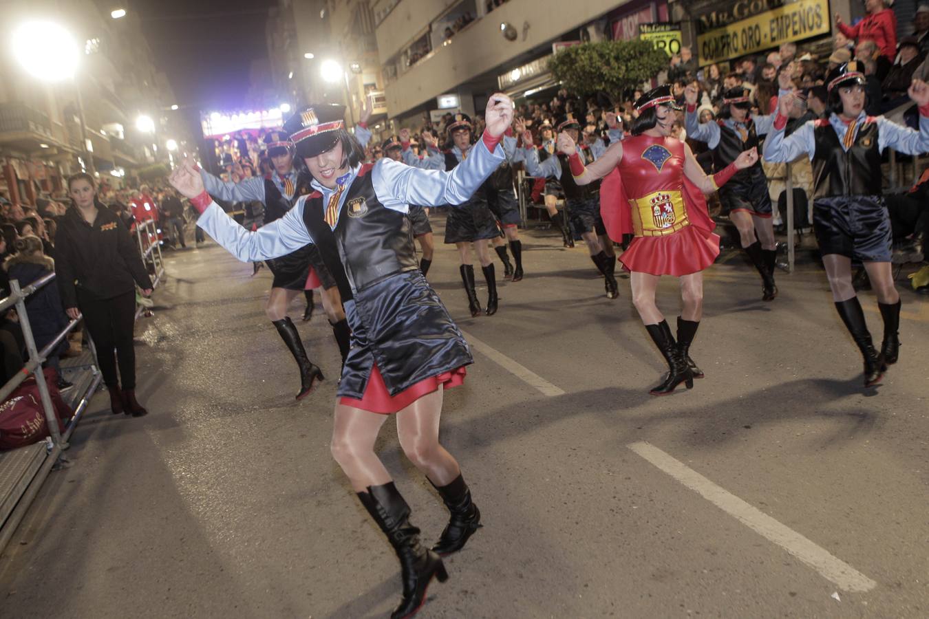 La Federación de Peñas cifró la asistencia al primer desfile del Carnaval en 15.000 personas