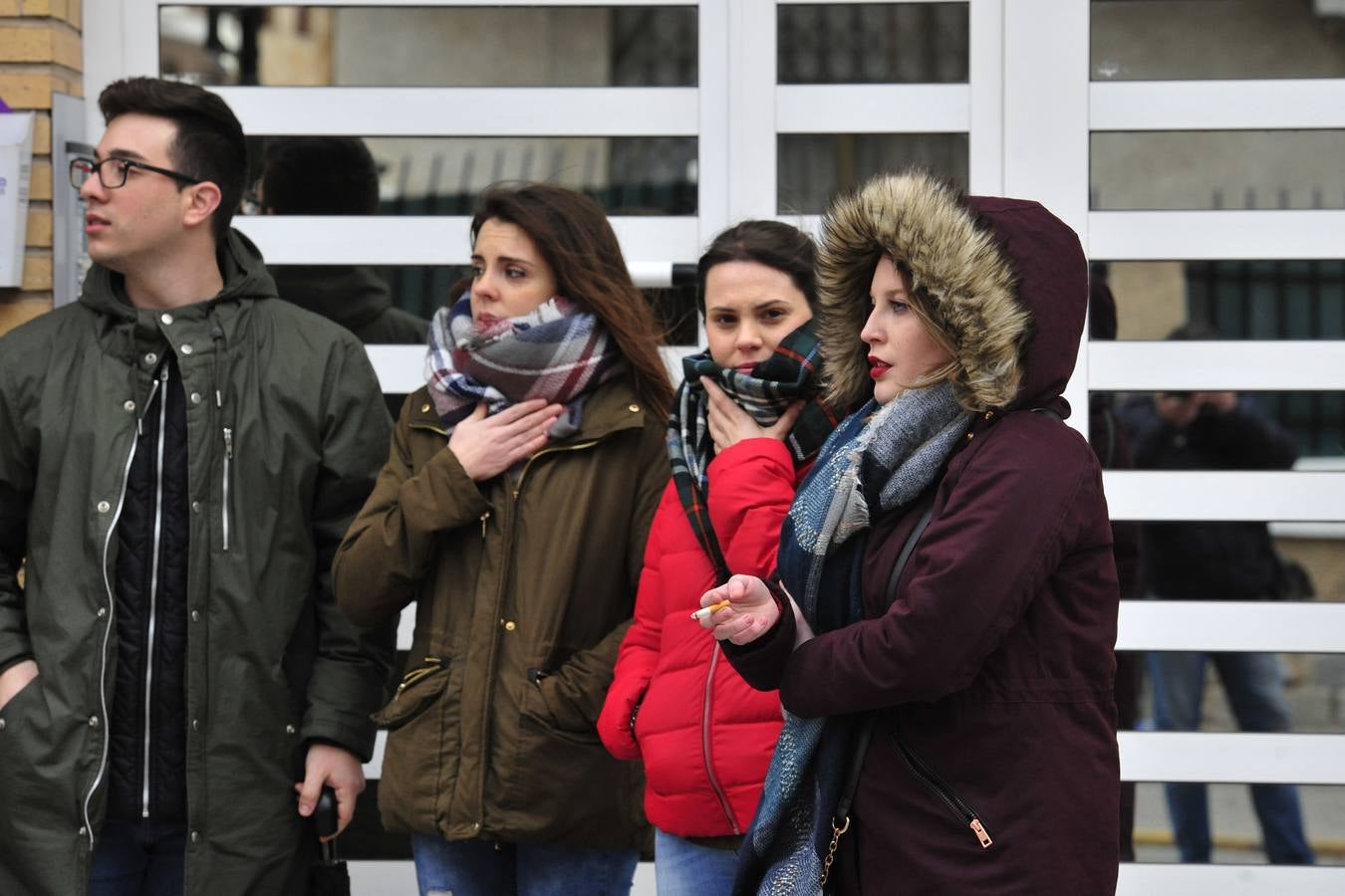 La lluvia y el viento desapacible deslucieron el lunes el segundo desfile de comparsas del Carnaval de Cabezo de Torres