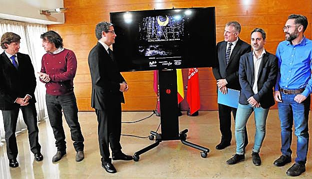 Ramón Palazón, Jesús de la Peña, Jesús Pacheco, Ángel Lloret, Ángel Cruz y Enric Albero, ayer, en el Ayuntamiento de Murcia.