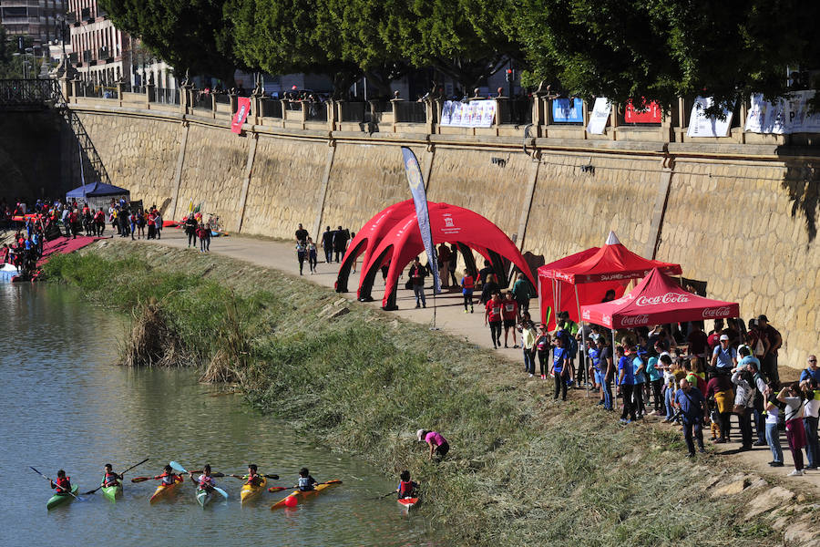 El Murcia Remo venció al equipo de la Policía Nacional en una carrera de barcos dragón