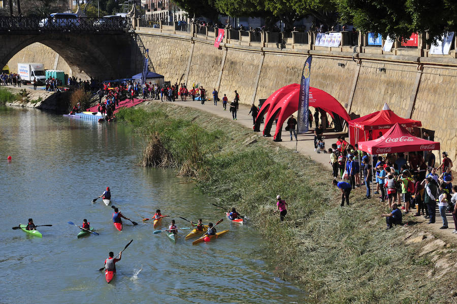 El Murcia Remo venció al equipo de la Policía Nacional en una carrera de barcos dragón