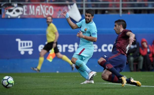 Luis Suárez, en la acción del gol. 