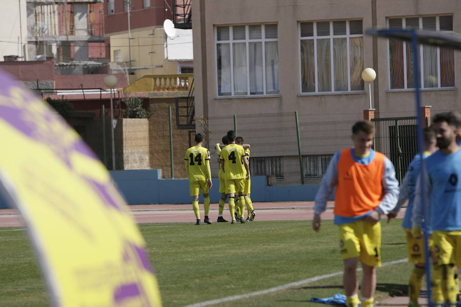 El conjunto lorquino logró una trabajada victoria en casa del Melilla por 1-2