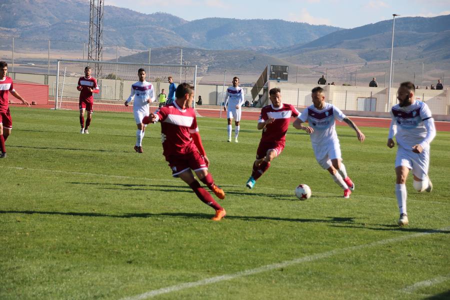 Un gol mal anulado a los locales evita la victoria de conjunto de Pato, que fue superior a su rival