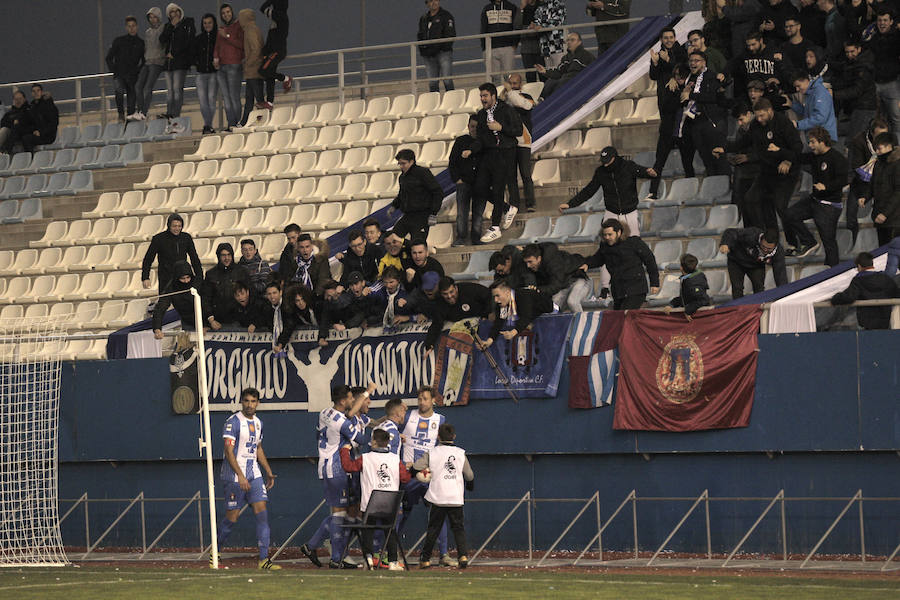 El conjunto de Mario Simón abandona el farolillo rojo a la espera de lo que hagan sus rivales después de vencer a un UCAM que no supo reaccionar al tanto local